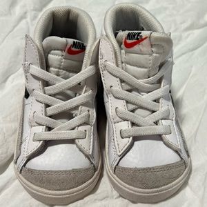 Nike Blazers Mid ‘77 - like new. Size 6C (toddler)